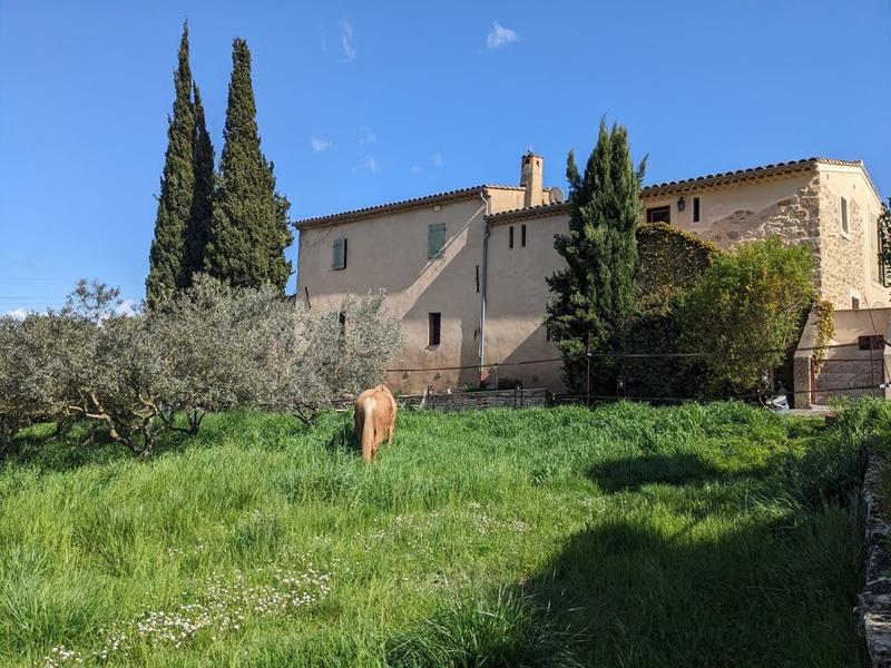 Maison - 300 m² - 10 pièces