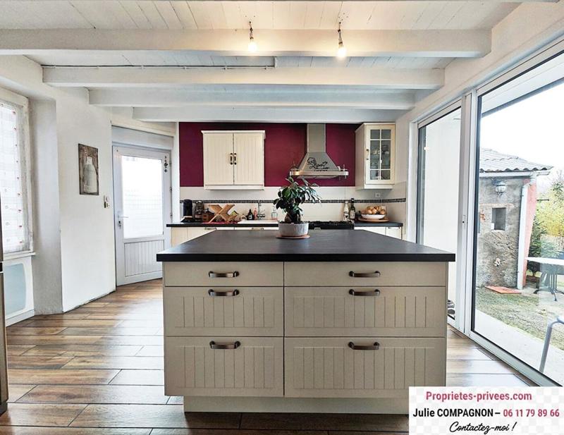 Maison - 184 m² - 8 pièces