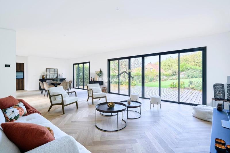 Maison - 226 m² - 6 pièces