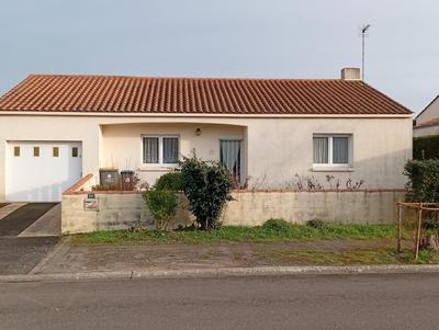 Maison - 90 m² - 5 pièces