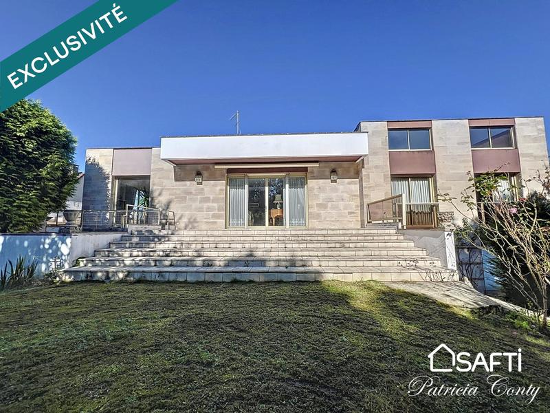 Maison - 460 m² - 11 pièces