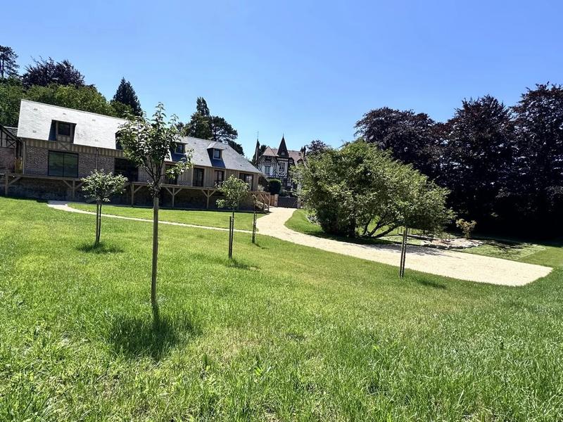 Propriété - 205 m² - 6 pièces