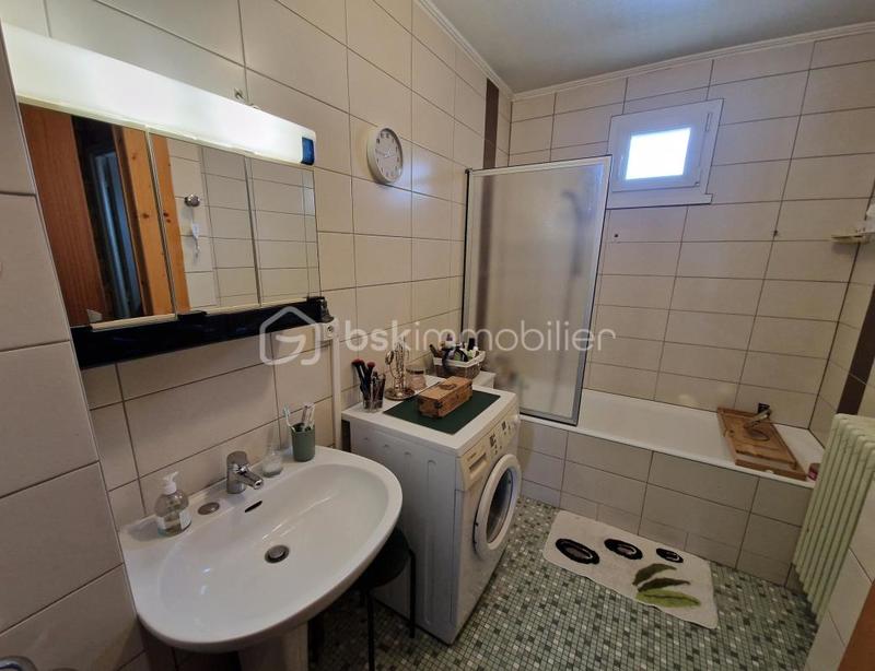 Maison - 249 m² - 12 pièces