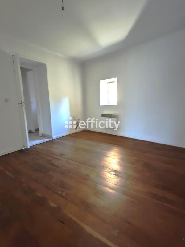 Maison - 310 m² - 12 pièces