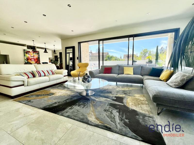 Maison - 185 m² - 6 pièces