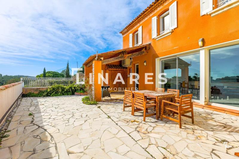 Maison - 160 m² - 5 pièces