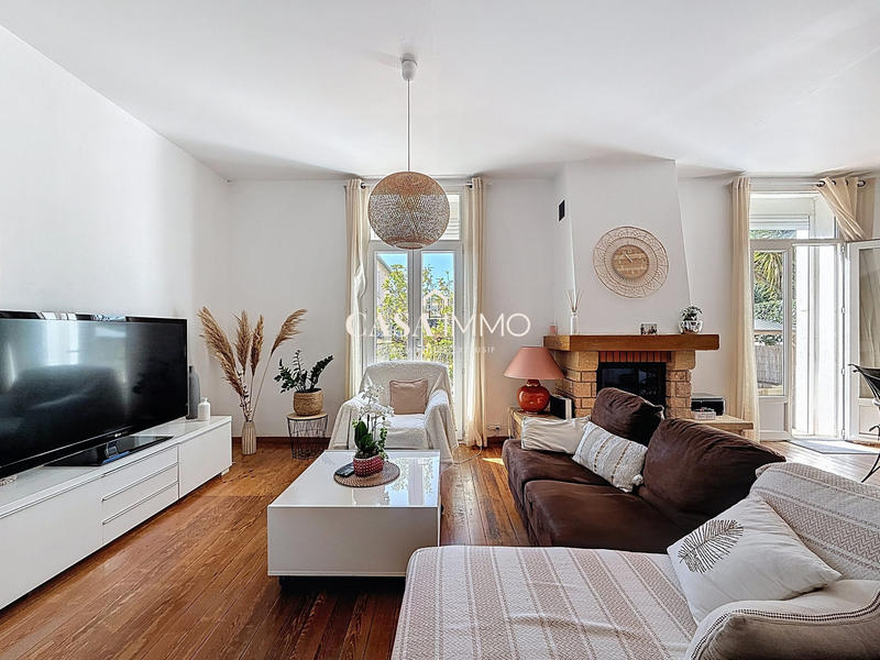 Maison - 185 m² - 8 pièces