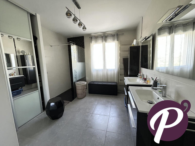 Maison - 170 m² - 5 pièces