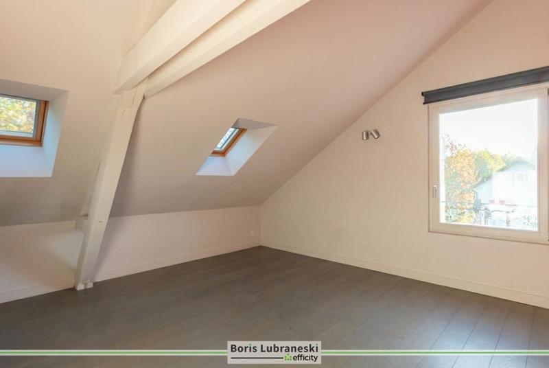 Maison - 206 m² - 7 pièces