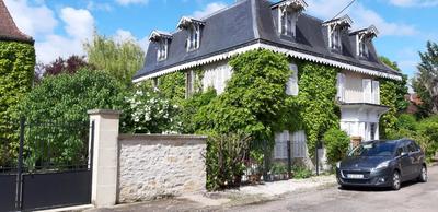 Maison de maîtres - 258 m² - 9 pièces