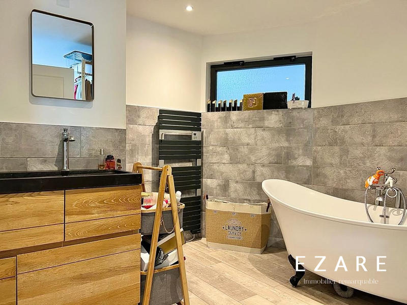 Appartement - 198 m² - 7 pièces