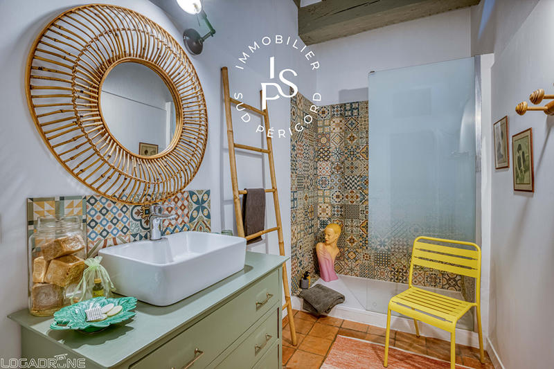 Demeure - 384 m² - 11 pièces