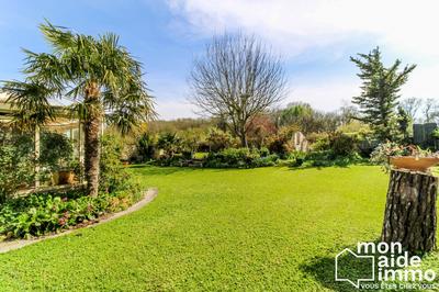 Maison - 311 m² - 7 pièces