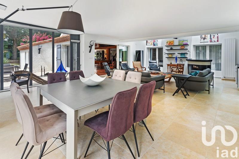 Maison de maîtres - 374 m² - 10 pièces