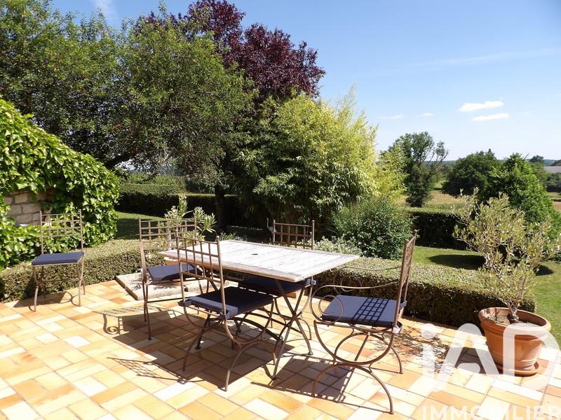 Maison - 202 m² - 8 pièces