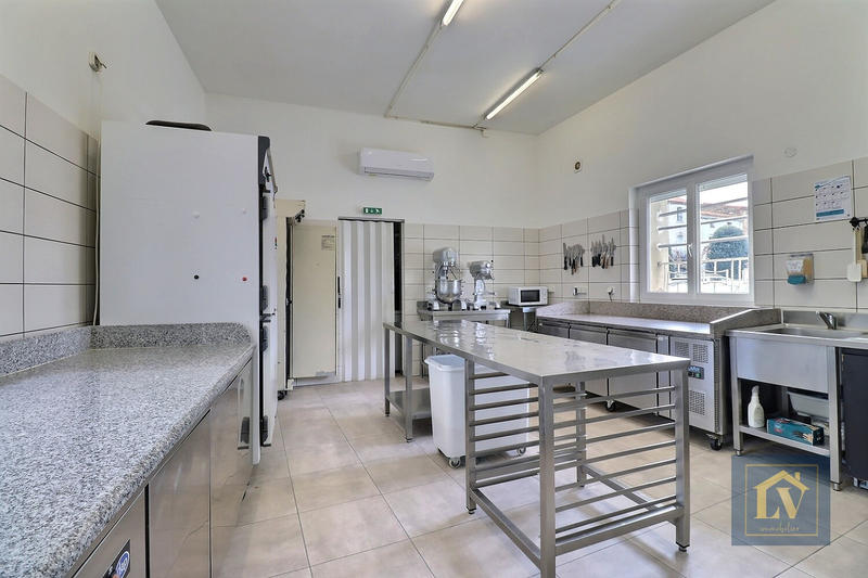 Immeuble - 200 m² - 6 pièces