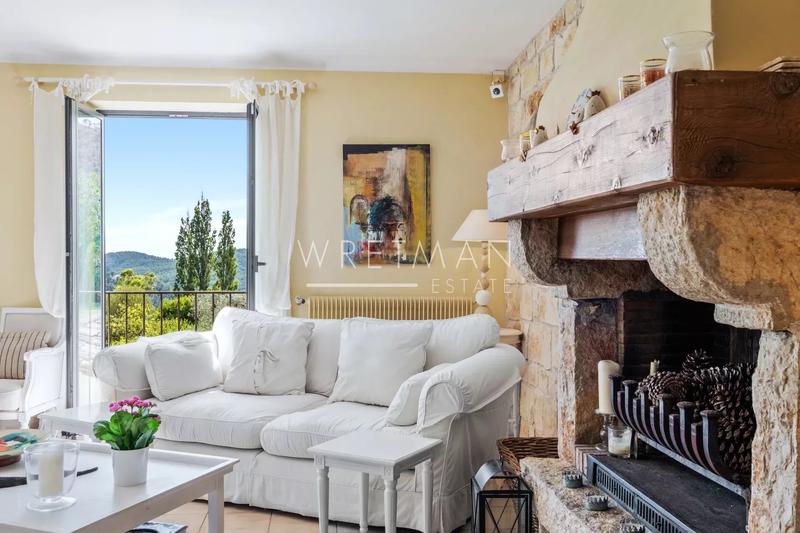 Villa - 192 m² - 9 pièces