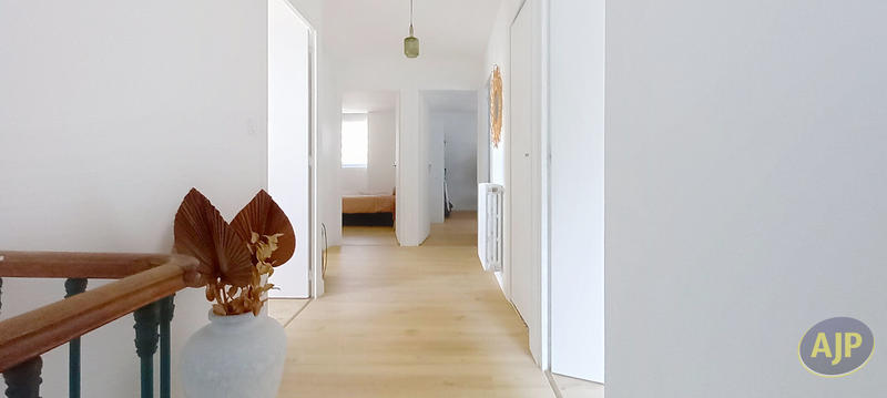 Maison - 160 m² - 8 pièces