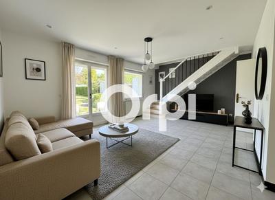 Maison - 141 m² - 6 pièces