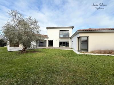 Maison - 168 m² - 6 pièces