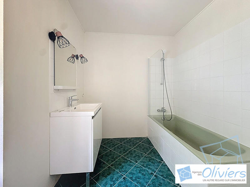 Maison - 221 m² - 9 pièces