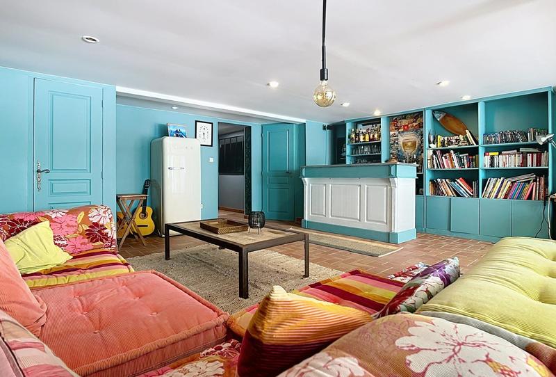 Maison - 266 m² - 8 pièces