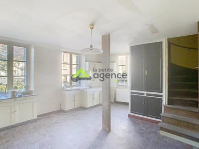 Maison de ville - 285 m² - 11 pièces