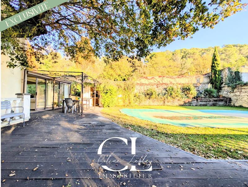 Maison - 219 m² - 6 pièces