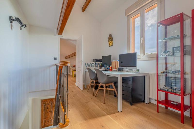 Maison - 245 m² - 8 pièces