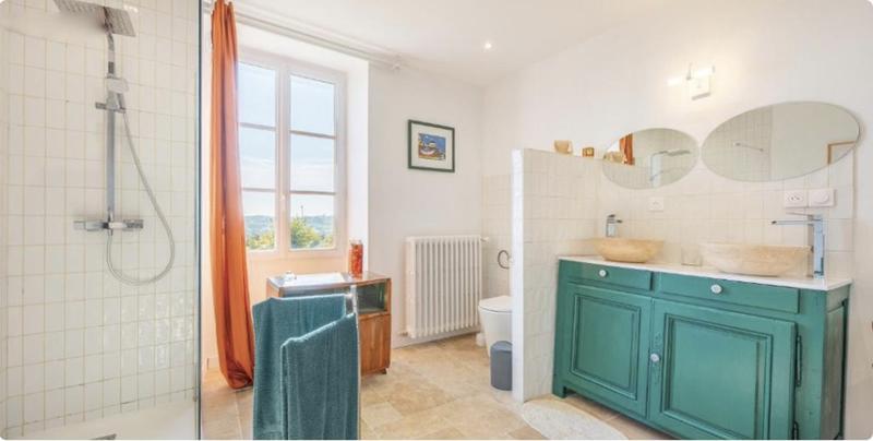 Maison - 230 m² - 6 pièces