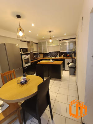 Maison - 101 m² - 5 pièces