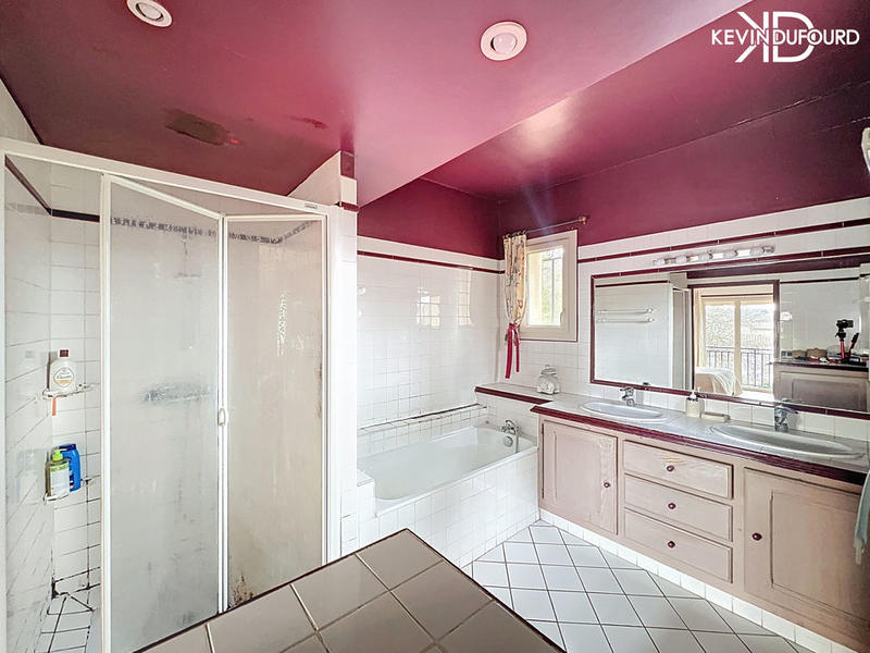 Maison - 200 m² - 7 pièces