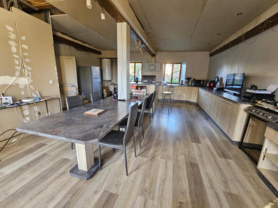 Maison - 286 m² - 11 pièces