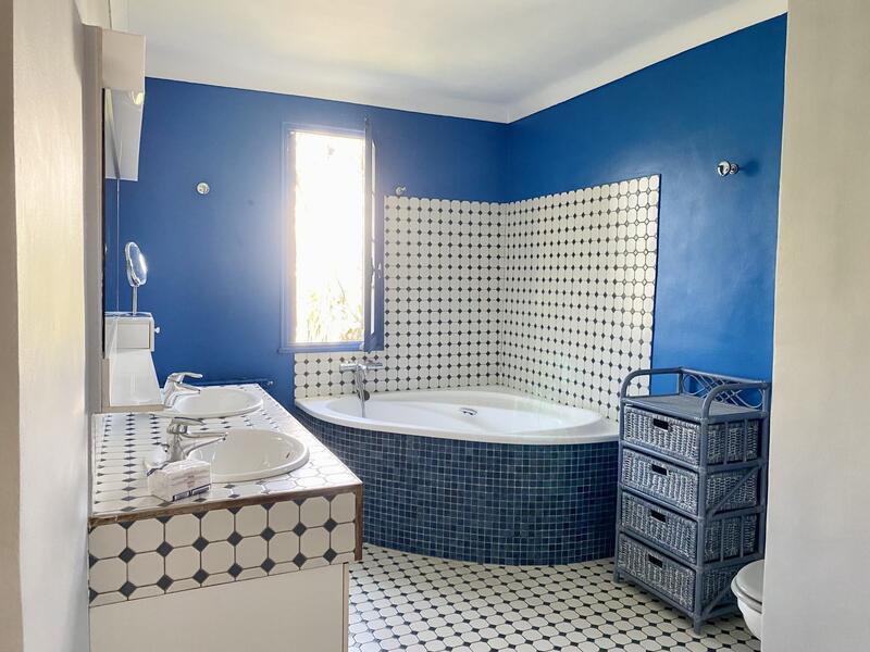 Maison - 211 m² - 7 pièces