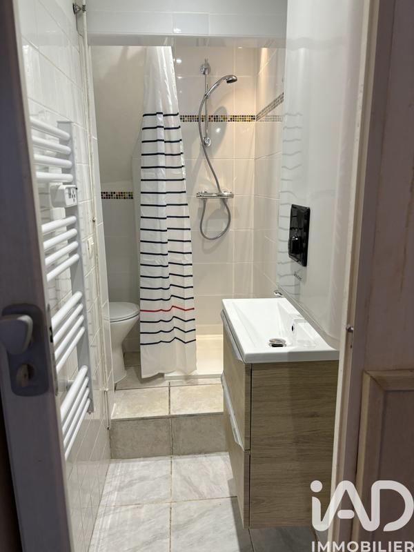 Maison - 300 m² - 10 pièces