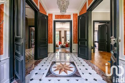 Maison - 327 m² - 10 pièces