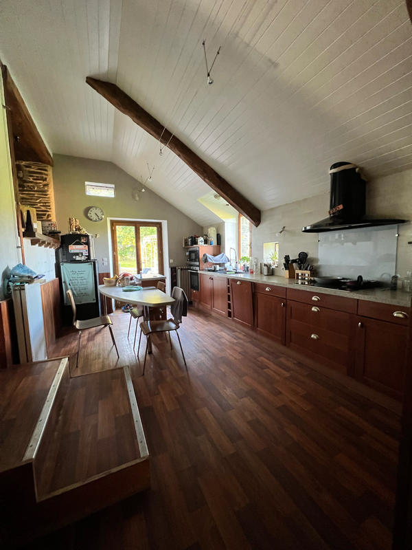 Propriété - 328 m² - 11 pièces