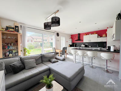 Maison - 96 m² - 5 pièces