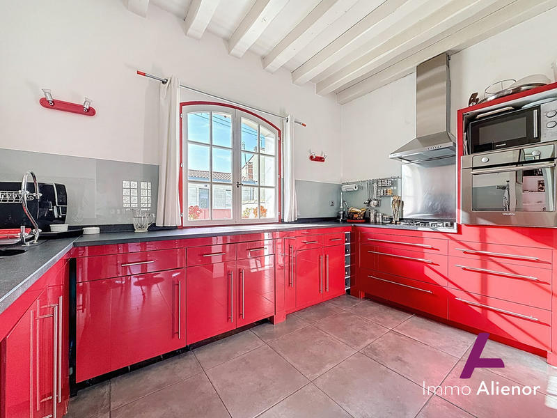 Maison - 188 m² - 9 pièces