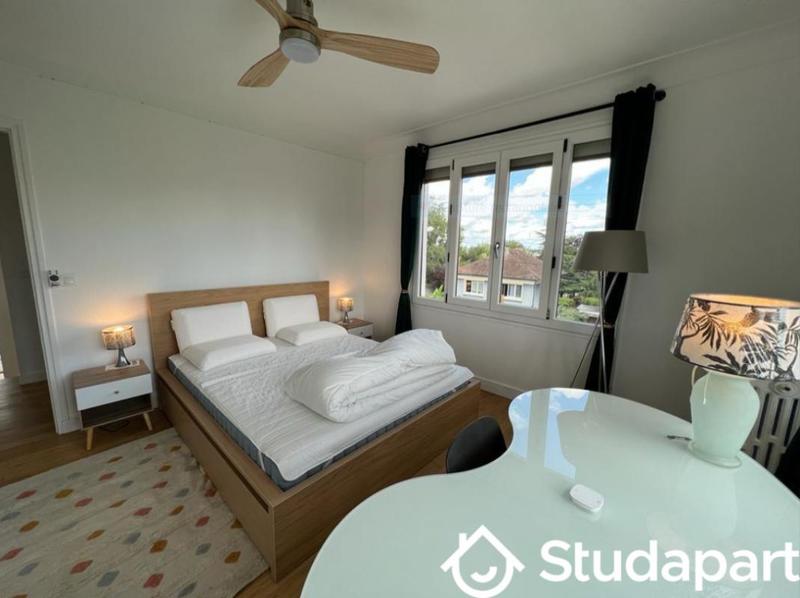 Chambre - 12 m² - 1 pièce