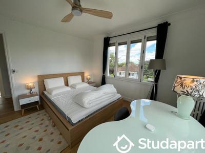 Chambre - 12 m² - 1 pièce