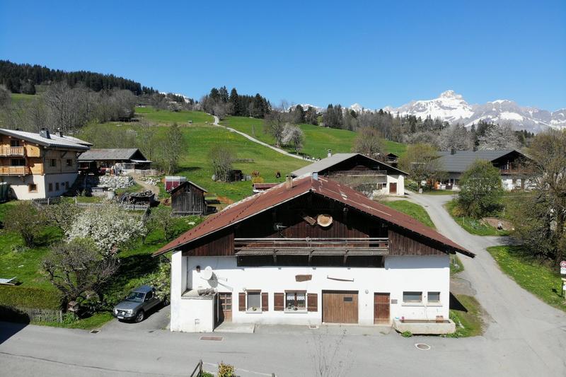 Châlet - 527 m² - 4 pièces