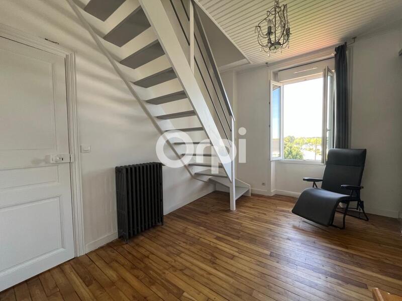 Maison - 201 m² - 7 pièces