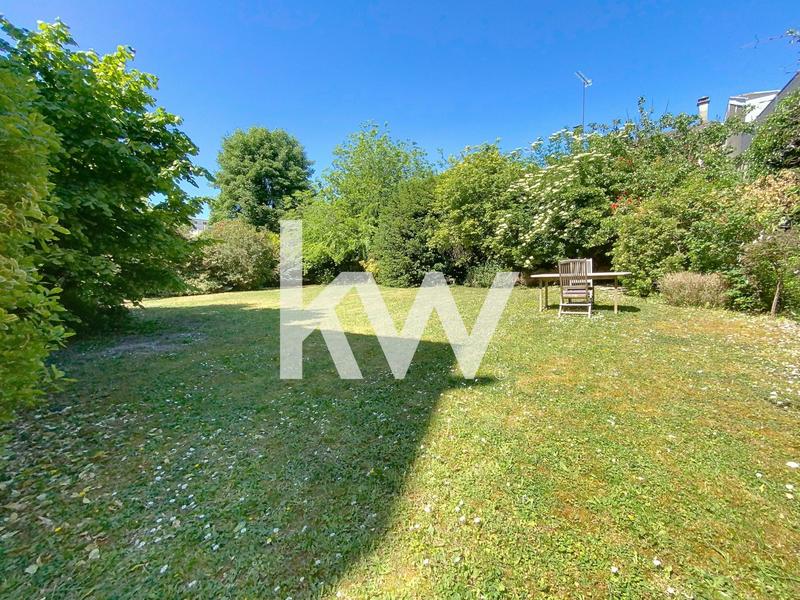 Maison - 270 m² - 8 pièces