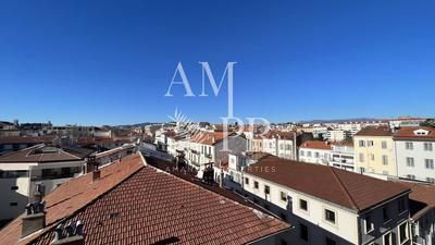 Appartement - 91 m² - 4 pièces