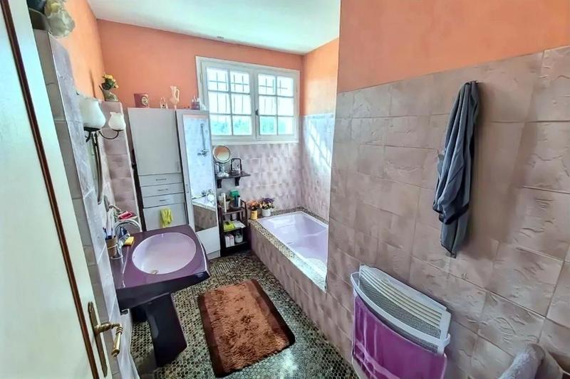 Pavillon - 136 m² - 5 pièces