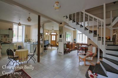 Maison - 194 m² - 9 pièces