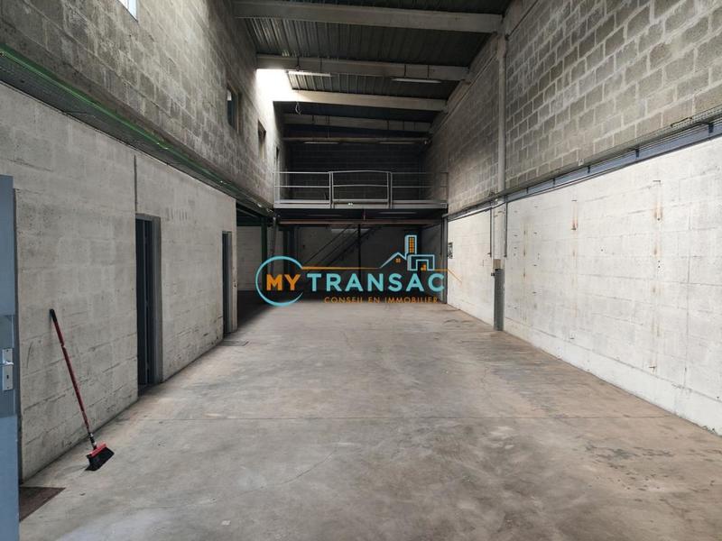 Local d'activités - 582 m²