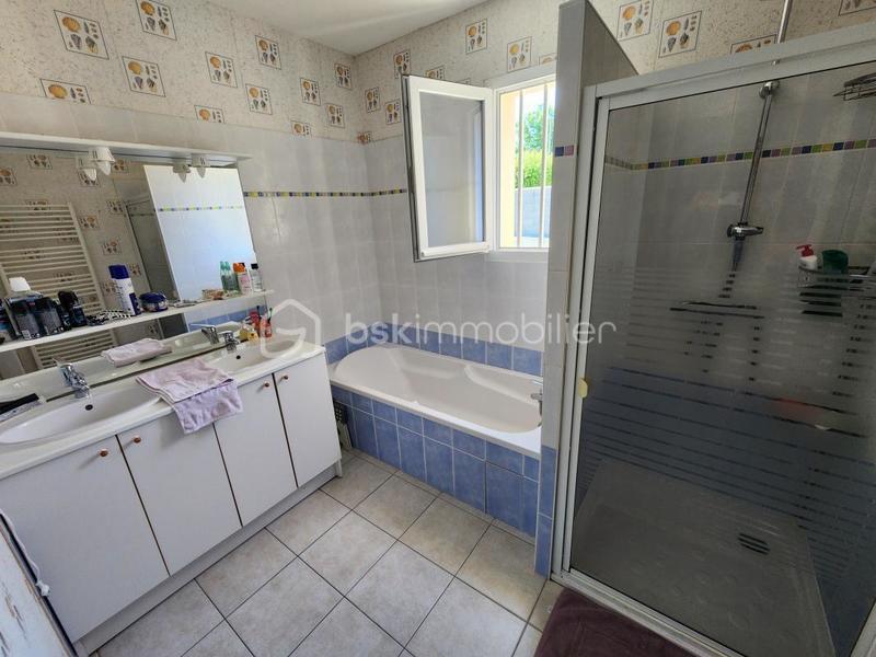 Maison traditionnelle - 93 m² - 4 pièces