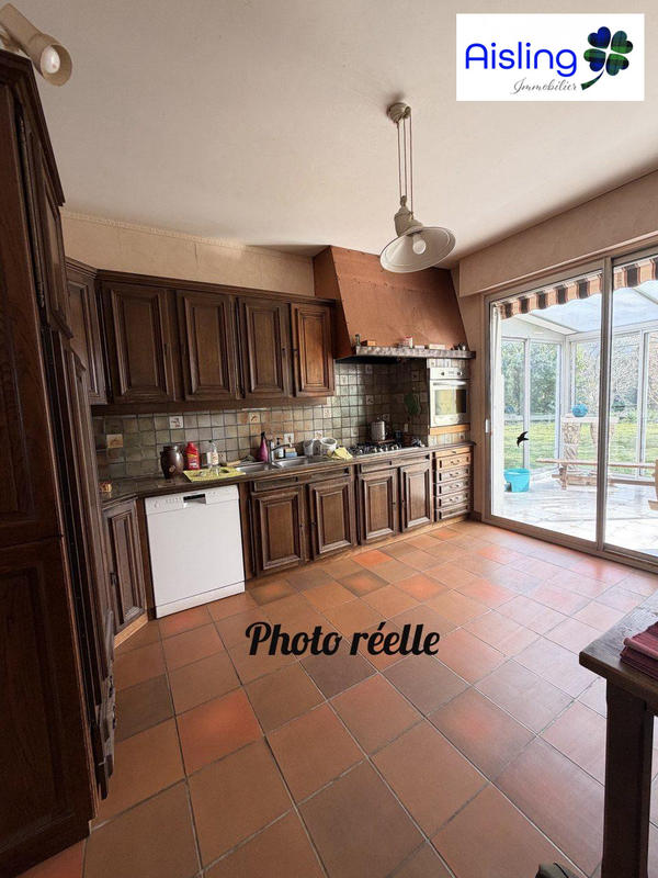 Villa - 235 m² - 10 pièces